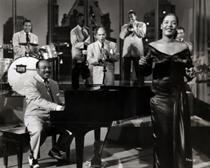 Count Basie și Billie Holiday în timp ce filmau un scurtmetraj pe platourile Universal, în 1951