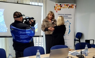 Click pentru mărire CECCAR Mehedinți: Conferința Educația economică – de la teorie la practică pune bazele formării tinerilor în domeniul financiar-contabil