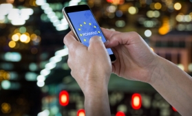 Sondaj Eurobarometru Flash: Prima vară fără tarife de roaming. Majoritatea românilor conștientizează avantajele noilor norme