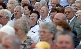 INS: România avea la începutul anului aproape 3,6 milioane de persoane vârstnice, 18% din populația rezidentă