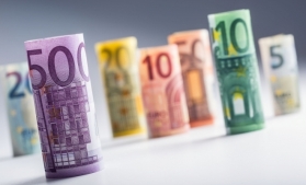 BCE: Noile elemente de siguranță ale bancnotelor din zona euro au redus falsurile, în 2018