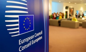 Președintele Consiliului European propune ca UE să compenseze scăderea veniturilor după Brexit prin taxarea plasticului și prin certificate de CO2