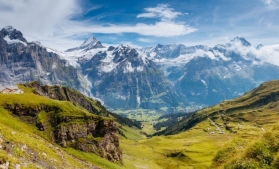 Bogaţii lumii vor putea utiliza şi Munţii Alpi drept seifuri