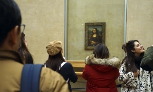 Pictura Mona Lisa a lui Leonardo da Vinci a fost îmbrăcată într-o protecție din sticlă