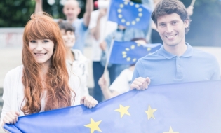 Eurostat: Peste 672.000 de persoane au dobândit în 2018 cetăţenia unuia dintre cele 27 de state membre ale UE