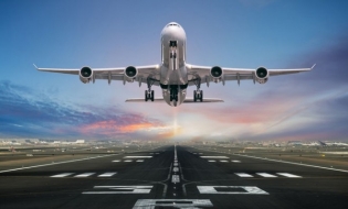 UE stabilește obiective ecologice obligatorii pentru sectorul aviației