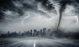 Lloyd's: Pierderile economice globale de pe urma fenomenelor meteo extreme ar putea ajunge la 5.000 de miliarde de dolari