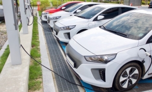 Mașinile electrice din România au înregistrat o creștere de 26%, ajungând la o cotă de piață de 24% în 2023
