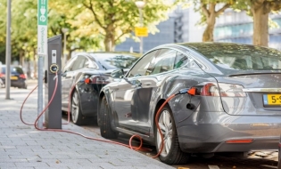 În Norvegia, vehiculele electrice ar putea depăși mașinile alimentate pe benzină până la finalul acestui an