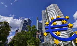 BCE: Cererea de credite din partea firmelor din zona euro a scăzut semnificativ