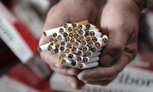 Studiu: Piața neagră a țigaretelor a crescut la 9% din totalul consumului, în martie