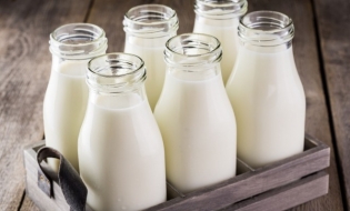Consiliul Concurenței: Prețul laptelui înregistrează în continuare reduceri medii de 20%, în urma implementării acordului voluntar