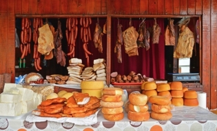 Târg de produse tradiționale românești în curtea MADR