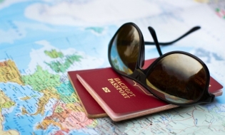 Românii care solicită eliberarea unui pașaport vor fi notificați prin SMS când pot să îl ridice