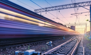 CE: Trenurile din rețeaua transeuropeană de transport vor trebui să circule cu 160 km/h