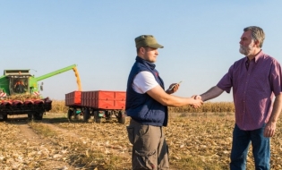 Ministrul Agriculturii: Două proiecte de OUG sunt în discuție pentru credite cu dobânzi avantajoase dedicate fermierilor români