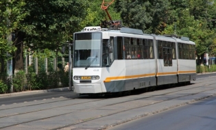 Începând de luni, linia tramvaiului 5 din Capitală va fi modificată pentru reabilitarea căii de rulare; călătorii vor fi preluați de linia navetă 605