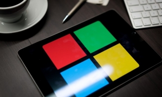Microsoft ar putea lansa o tabletă pliabilă