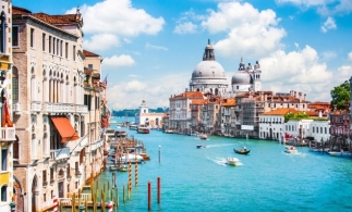 Veneția interzice accesul vapoarelor de croazieră în centrul istoric