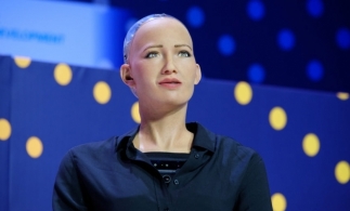 Producătorii robotului Sophia intenţionează să demareze producţia de masă în contextul pandemiei