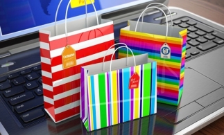 Studiu: Mai mult de jumătate dintre consumatori cumpără online de cel puțin trei ori pe lună