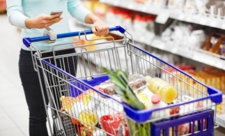 Deloitte: Prețul produsului devine mai important pentru cumpărători decât marca