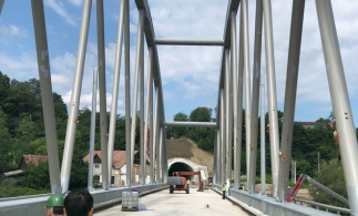 Luna iulie, termenul de finalizare a podului feroviar în formă de arc, peste râul Târnava Mare