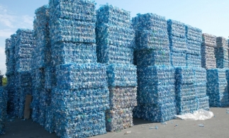 Circuitul mondial al reciclării este în haos după ce China a interzis deşeurile de plastic