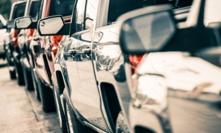 Primăria Capitalei: Maşinile parcate neregulamentar pe principalele artere vor fi ridicate începând cu data de 26 august