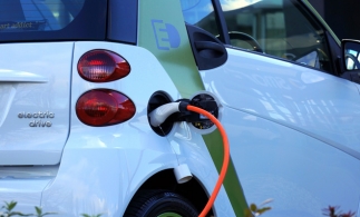 APIA: Creştere cu 4,6% a vânzărilor de autoturisme ecologice în România, în primele patru luni