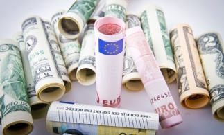 UE vrea să îşi reducă dependenţa de dolarul american