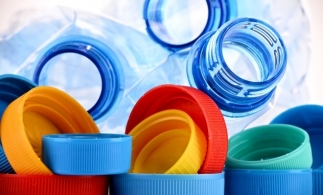 Producătorii europeni sunt de acord să încorporeze 30% plastic reciclat în ambalajele din plastic