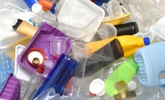 Deșeurile de plastic de unică folosință au crescut în ultimii ani în pofida promisiunilor