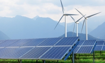 Perioada de depunere a propunerilor de proiecte de producție de energie eoliană și solară, din fonduri aferente PNRR, prelungită până la 22 iunie