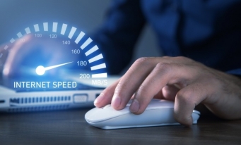 ANCOM: Creșteri de peste 25% ale vitezei de download pentru internetul fix și mobil în 2022