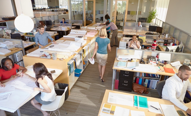 Sondaj: 64% dintre angajații care lucrează în birouri sunt deranjați de zgomotul ambiental