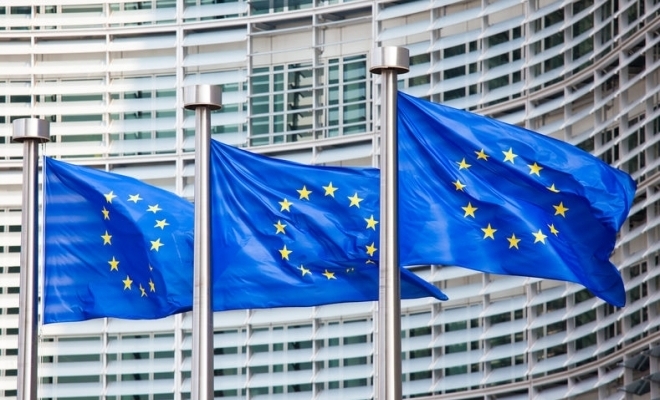 Uniunea Europeană elaborează reguli comune pentru
aplicaţiile mobile în vederea monitorizării răspândirii noului coronavirus
  