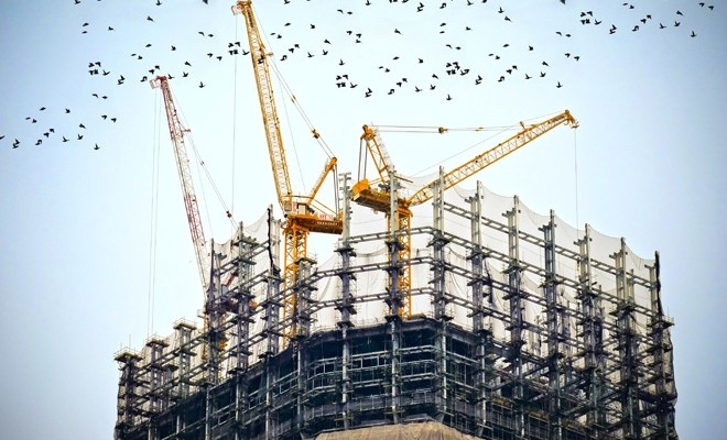 Raport: Aproape trei sferturi dintre constructori amână proiecte din cauza creșterii prețurilor la materiale