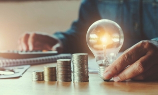 Energia electrică s-a scumpit cel mai mult în luna septembrie, cu 69,16% în ritm anual