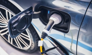 Interesul consumatorilor pentru mașinile electrice, pe un trend de scădere în favoarea motoarelor clasice