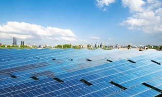 Capacitățile fotovoltaice noi instalate în UE vor înregistra în 2025 primul declin anual din ultimul deceniu