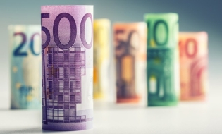 Numărul bancnotelor euro contrafăcute retrase din circulație a crescut cu 18,6% în 2024, comparativ cu 2023