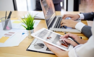 Tichetele de activități casnice – formă de remunerare a prestatorilor casnici