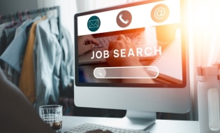 eJobs: Aproape un milion de aplicări din partea candidaților de peste 45 de ani, înregistrate în primele 9 luni