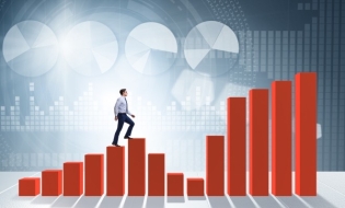 Președintele AAFBR: România traversează o fază de corecție economică, nu o criză structurală; recesiunea tehnică este un semnal de avertizare