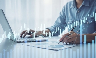 ANAF urmează să actualizeze „Declarația pe proprie răspundere privind cantitatea de produse accizabile pe care intenționează să o primească în regim suspensiv operatorii economici prevăzuți la art. 375 alin. (11) din Legea nr. 227/2015 privind Codul fiscal, care au calitatea de destinatari înregistrați”