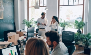 Studiu: România a pierdut 2,3 milioane de rezidenți în două decenii; imigrația redefinește piața muncii