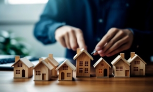 Ponderea românilor care sunt proprietari ai locuinței pe care o dețin a scăzut la 70,5%, în 2026