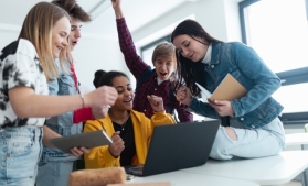 Studiu: Liceenii din București vor educație antreprenorială și să devină oameni de afaceri până la 30 de ani