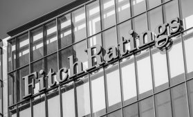 Fitch a revizuit perspectiva asociată ratingului Poloniei la „negativă” din cauza deteriorării finanțelor publice
